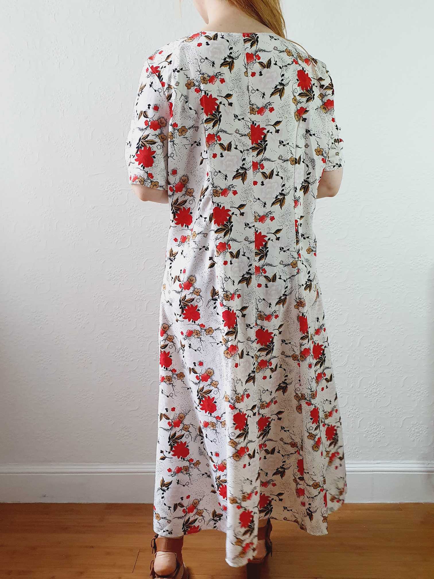 Vintage White and Red Floral Short Sleeve Dress - XL - Image 7